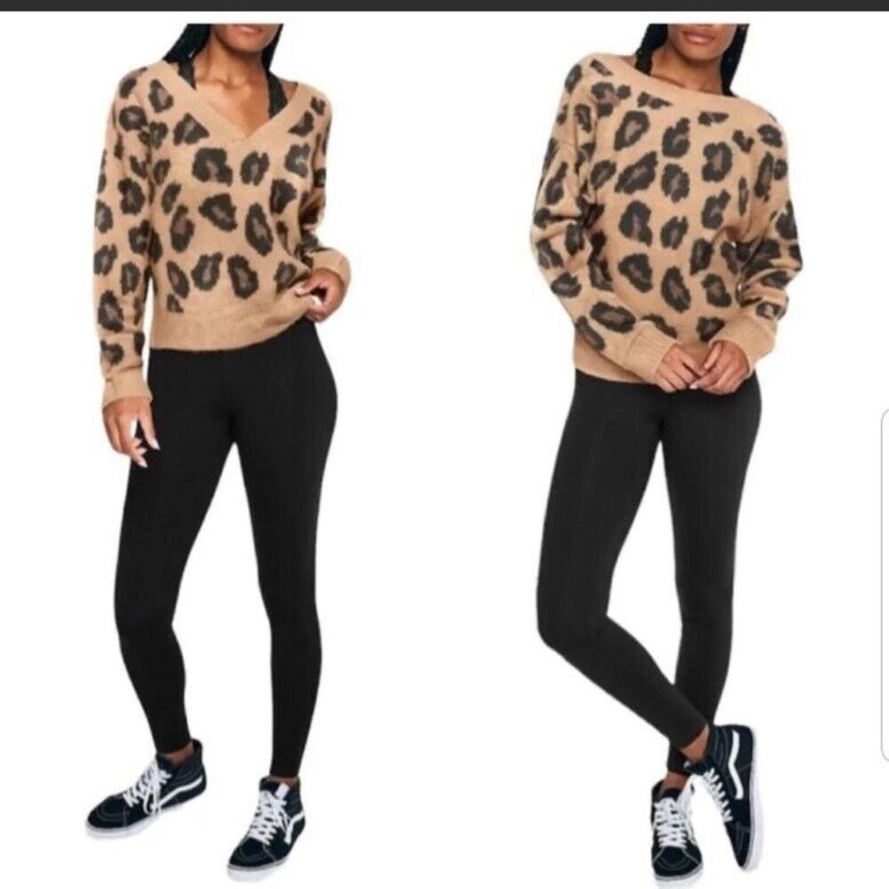 {SOLD} Victoria's Secret PINK Reversible V-Neck Leopard Print Sweater Size Small - Picture 2 of 5